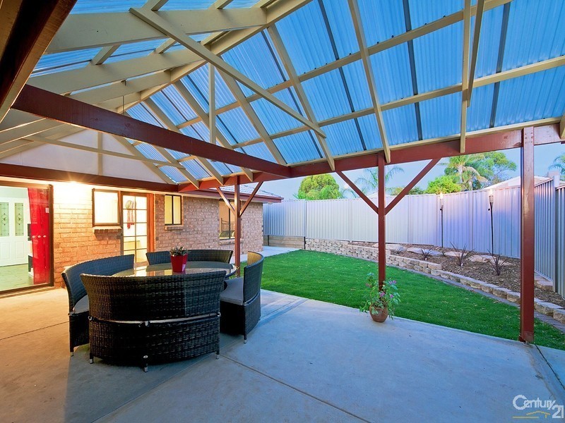 16 St Martins Court, Woodcroft SA 5162