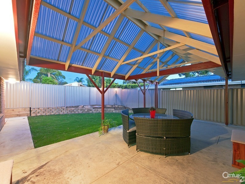 16 St Martins Court, Woodcroft SA 5162