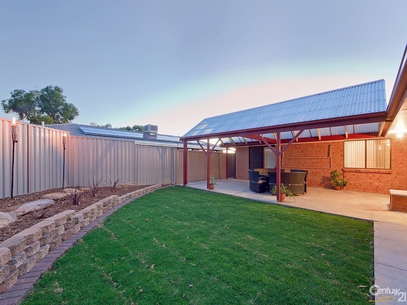 16 St Martins Court, Woodcroft SA 5162