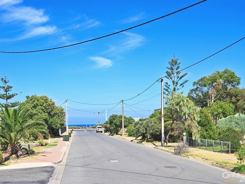 10 Gordon Street, Aldinga Beach SA 5173