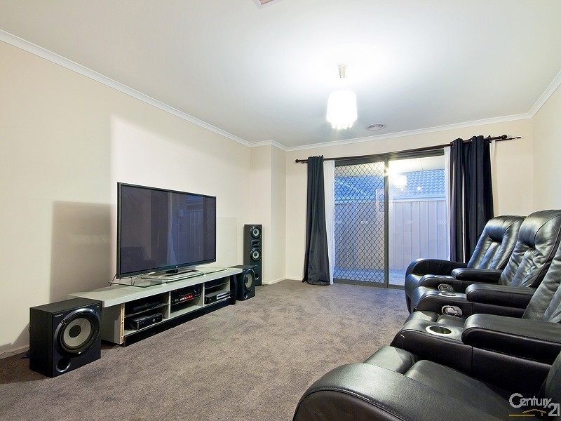 24 Whistlers Avenue, Aldinga Beach SA 5173