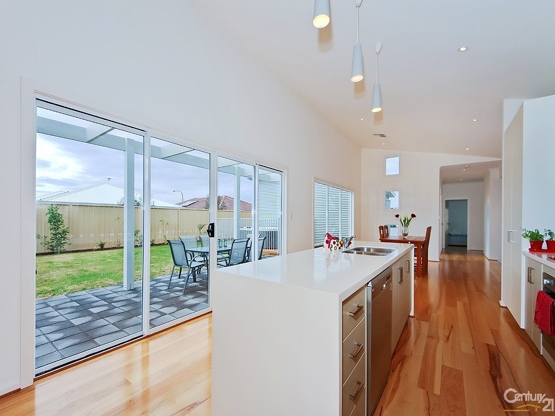 18 Whistlers Avenue, Aldinga Beach SA 5173