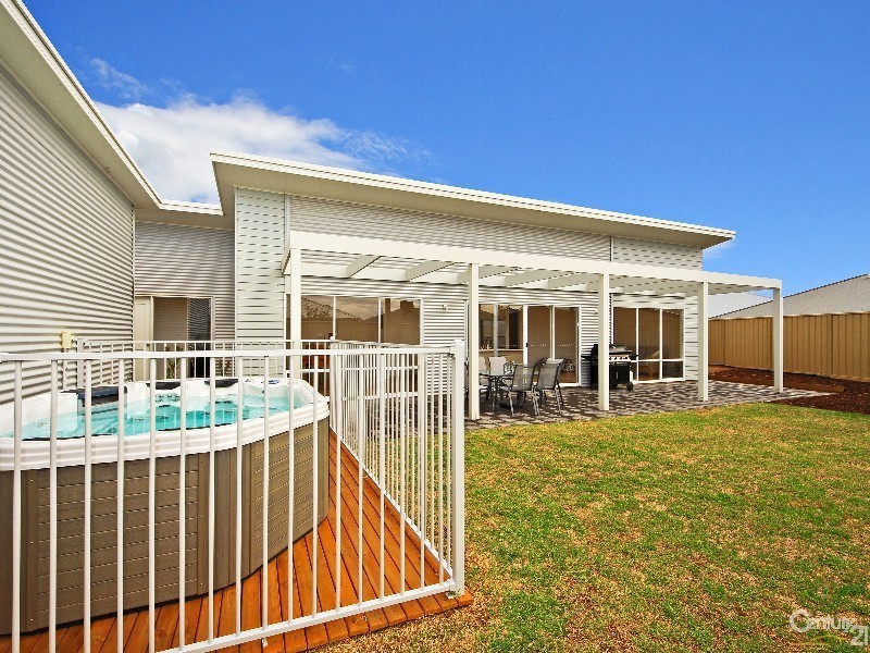 18 Whistlers Avenue, Aldinga Beach SA 5173