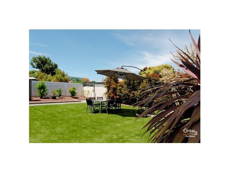 5 Harvey Cresent, Aldinga Beach SA 5173