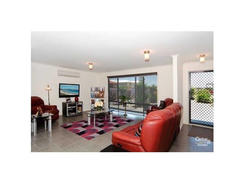5 Harvey Cresent, Aldinga Beach SA 5173