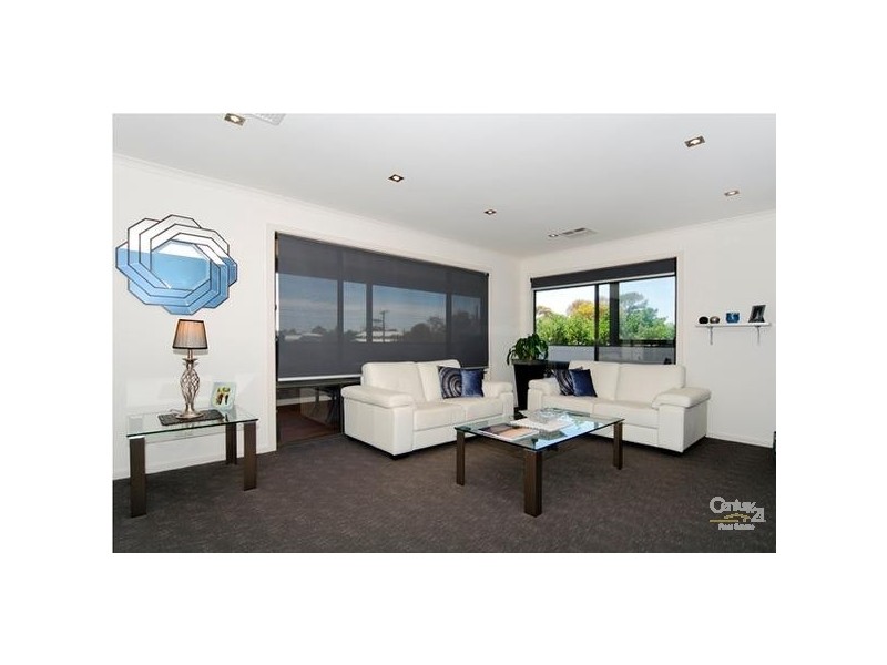 5 Harvey Cresent, Aldinga Beach SA 5173