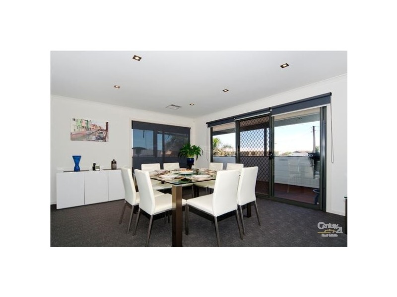 5 Harvey Cresent, Aldinga Beach SA 5173