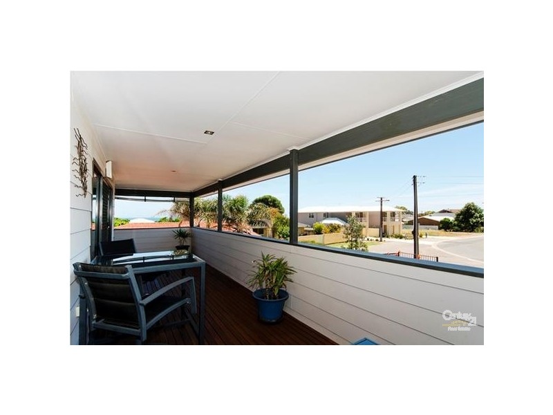 5 Harvey Cresent, Aldinga Beach SA 5173