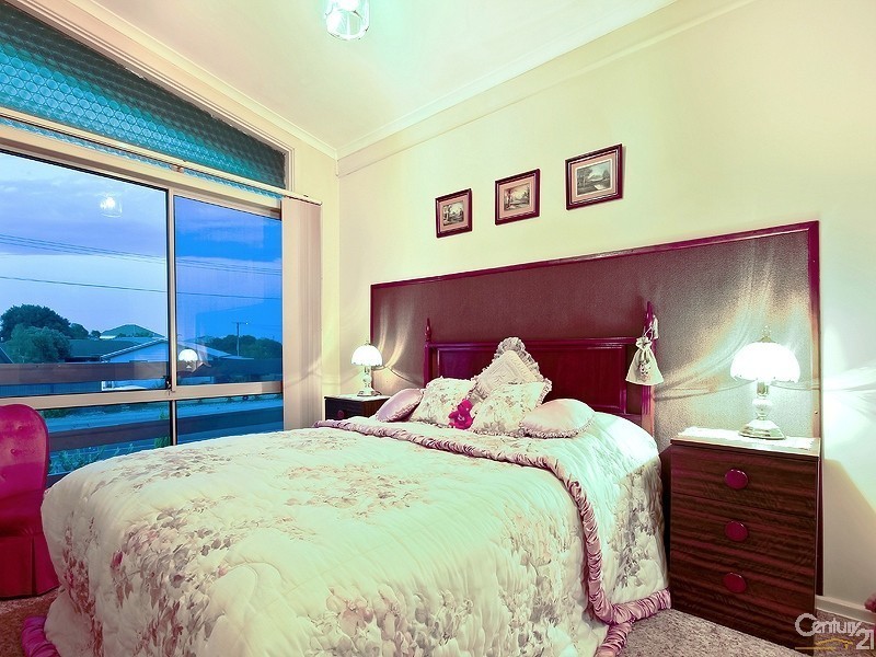 8 Quinliven Road, Aldinga Beach SA 5173