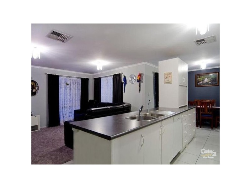 11 Cockle Avenue, Aldinga Beach SA 5173