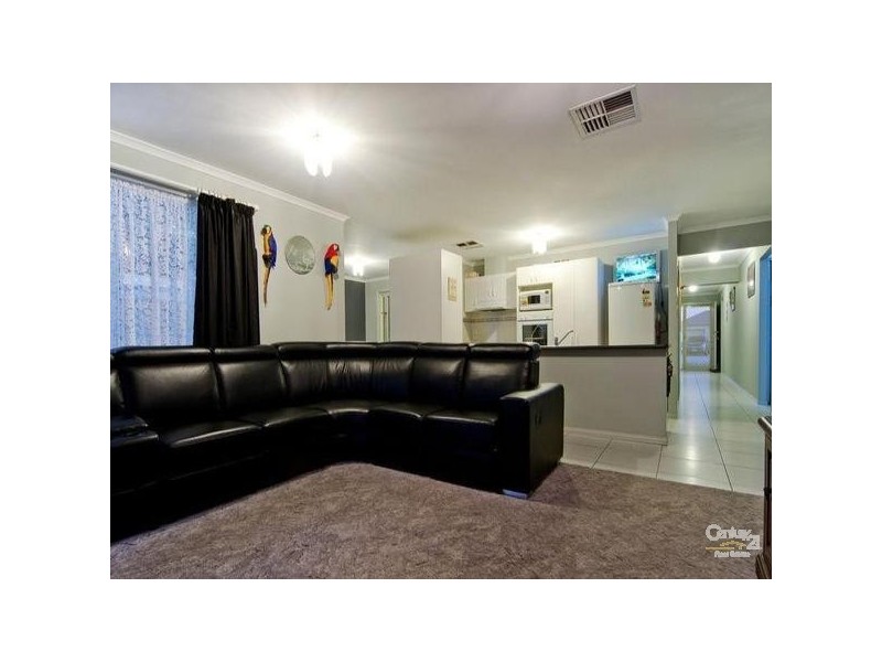 11 Cockle Avenue, Aldinga Beach SA 5173