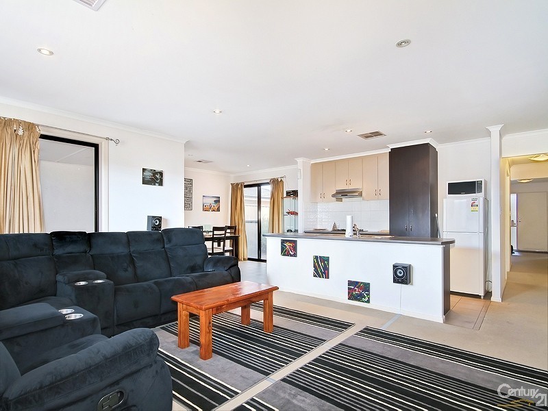 9 Blue Bay Avenue, Aldinga Beach SA 5173