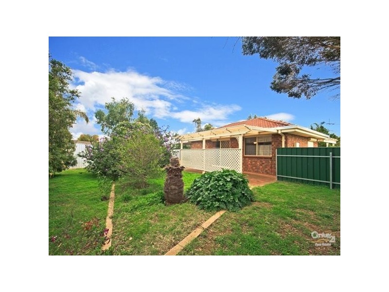 12 Mckenzie Street, Aldinga Beach SA 5173