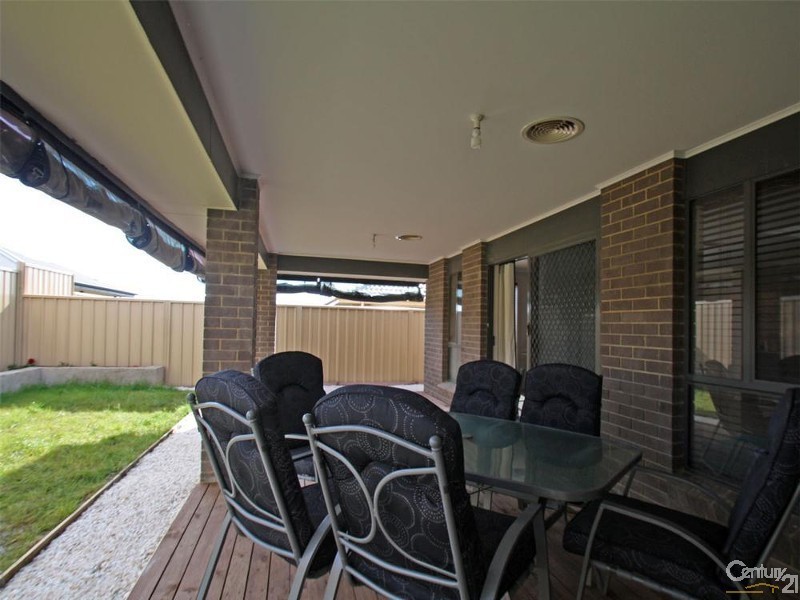 24 Whistlers Avenue, Aldinga Beach SA 5173