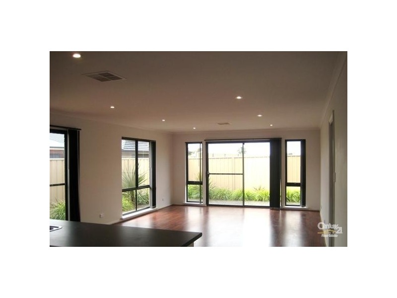 24 Deck Crescent, Seaford Meadows SA 5169