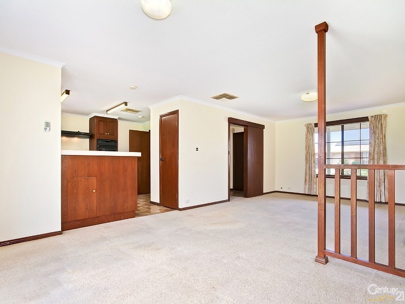 5 Redgate Court, Moana SA 5169