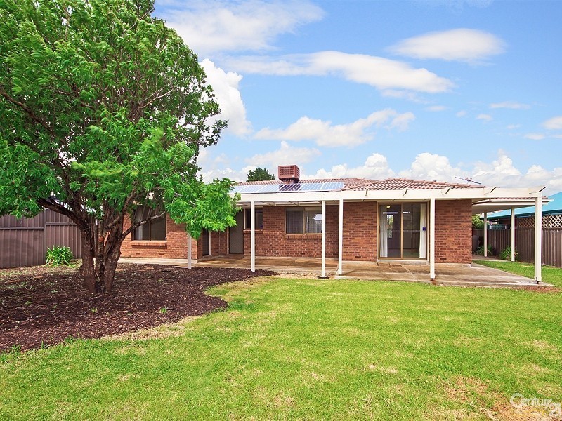 5 Redgate Court, Moana SA 5169