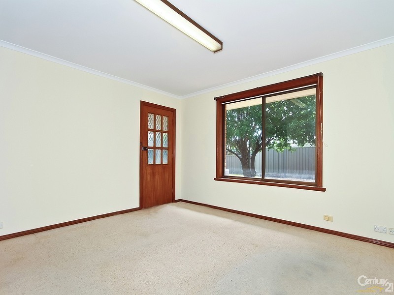 5 Redgate Court, Moana SA 5169