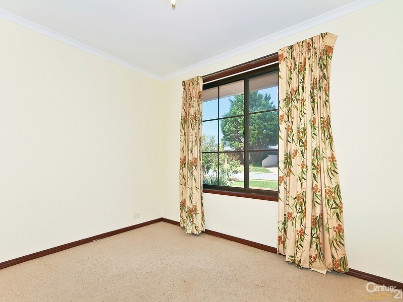 5 Redgate Court, Moana SA 5169