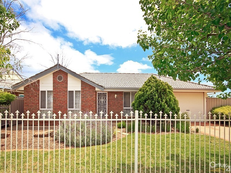 1 Whitney Crescent, Seaford SA 5169