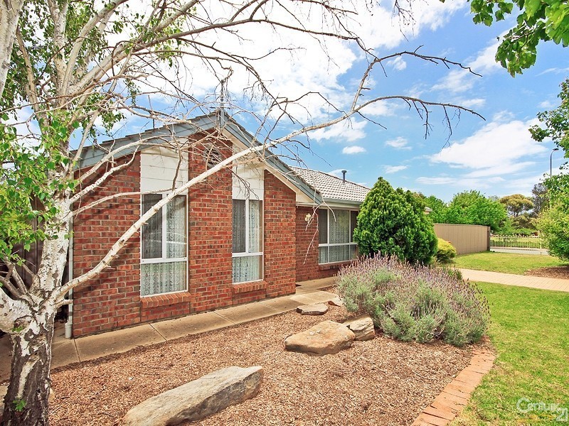 1 Whitney Crescent, Seaford SA 5169