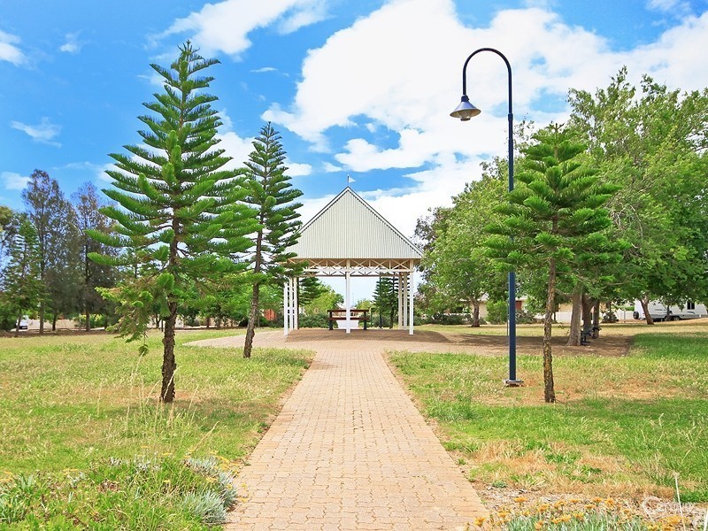 1 Whitney Crescent, Seaford SA 5169