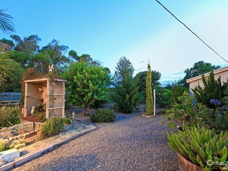 8 Quinliven Road, Aldinga Beach SA 5173