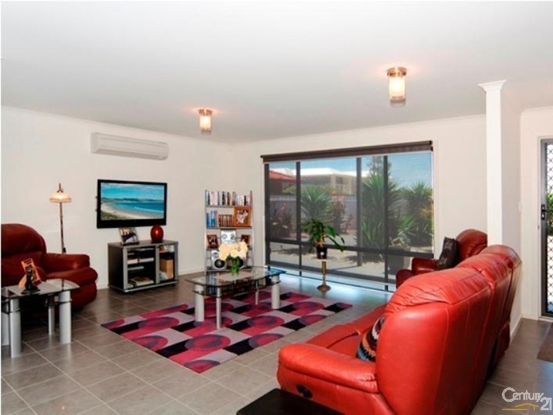 5 Harvey Crescent, Aldinga Beach SA 5173