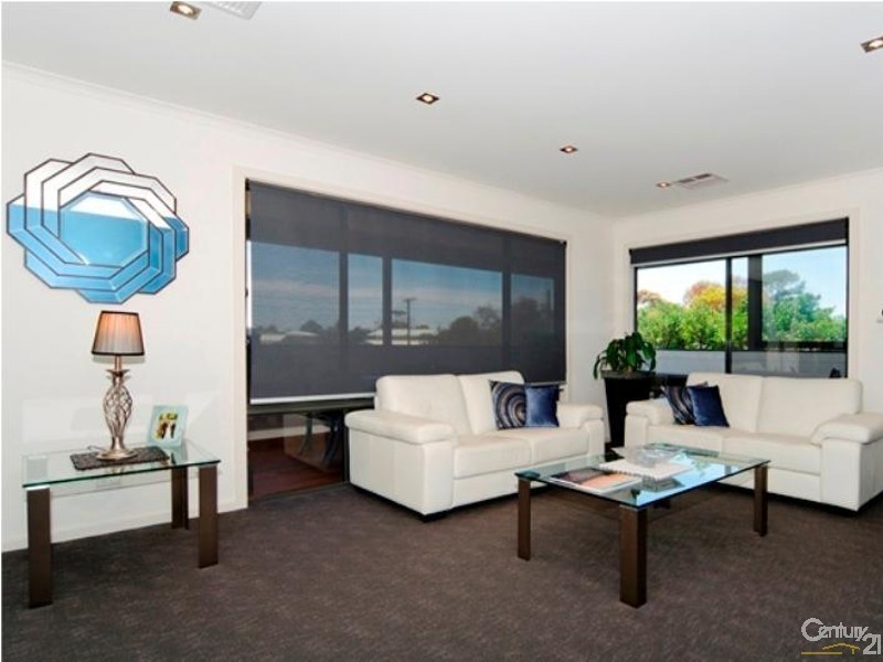 5 Harvey Crescent, Aldinga Beach SA 5173