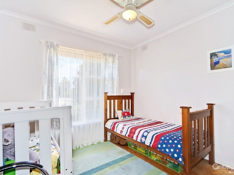16 Seaview Street, Aldinga Beach SA 5173