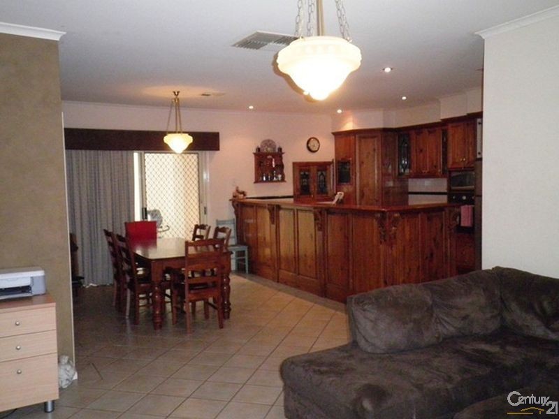 1 Chiton Avenue, Seaford Rise SA 5169