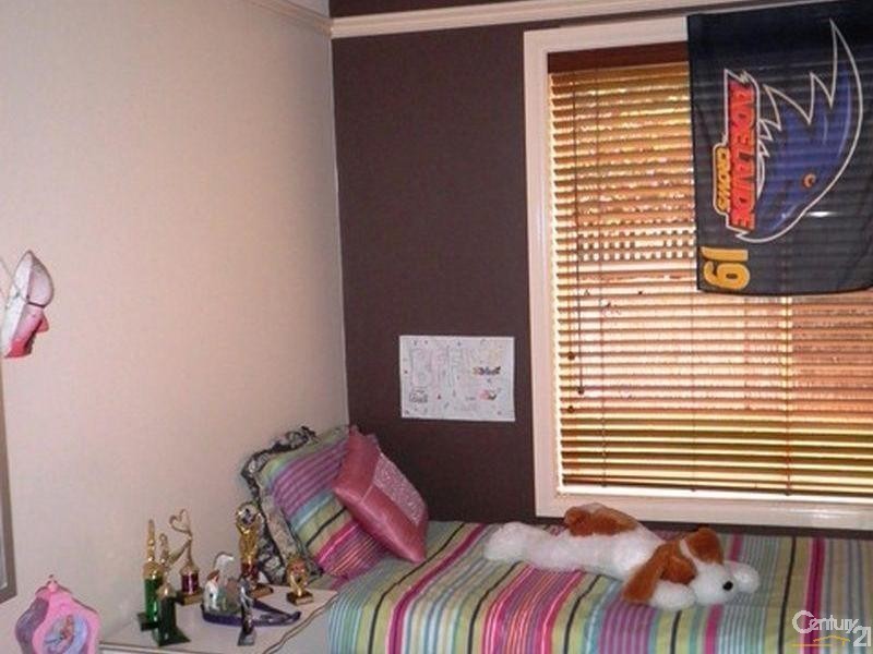 1 Chiton Avenue, Seaford Rise SA 5169