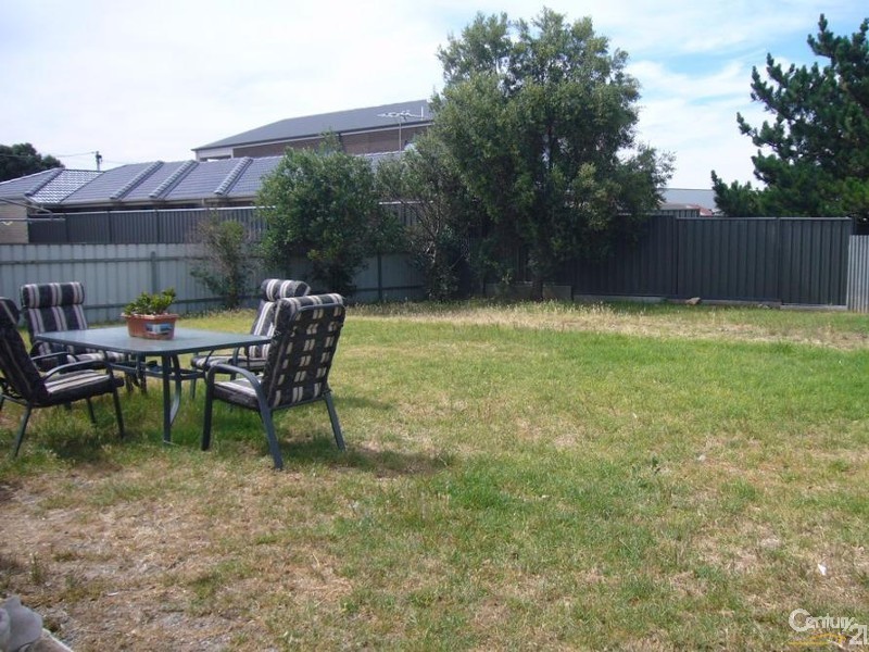 4 Harvey Crescent, Aldinga Beach SA 5173