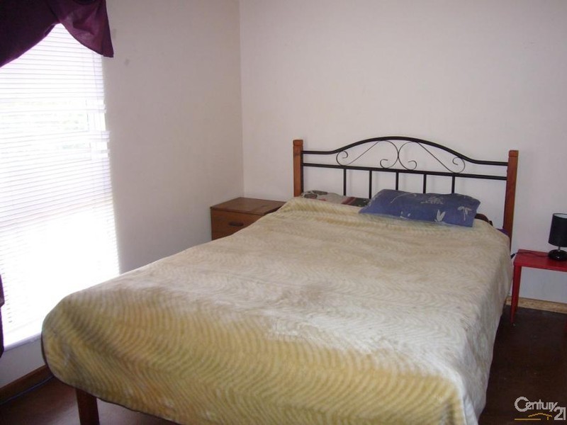 4 Harvey Crescent, Aldinga Beach SA 5173