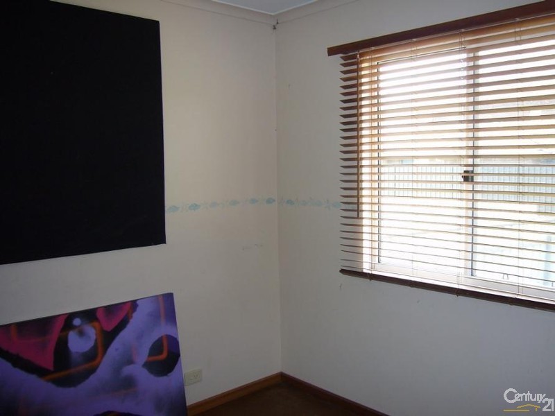 4 Harvey Crescent, Aldinga Beach SA 5173