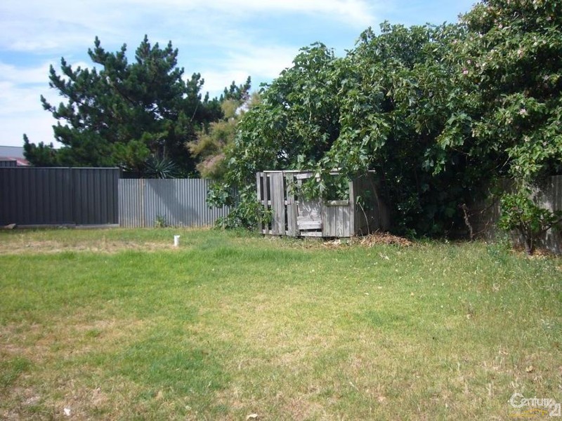 4 Harvey Crescent, Aldinga Beach SA 5173