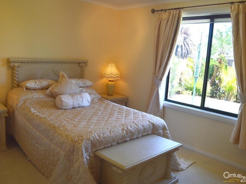 2 Casuarina Avenue, Aldinga Beach SA 5173