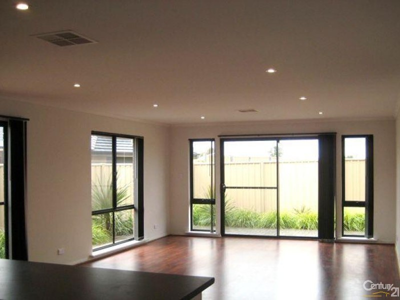 24 Deck Crescent, Seaford Meadows SA 5169