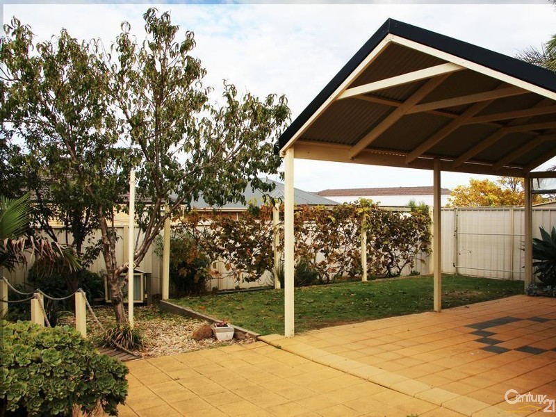 72 Pridham Bouelvard, Aldinga Beach SA 5173