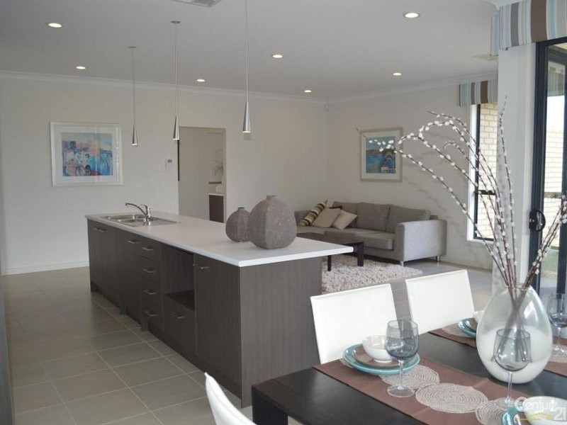5 Aquamarine Boulevard, Hayborough SA 5211
