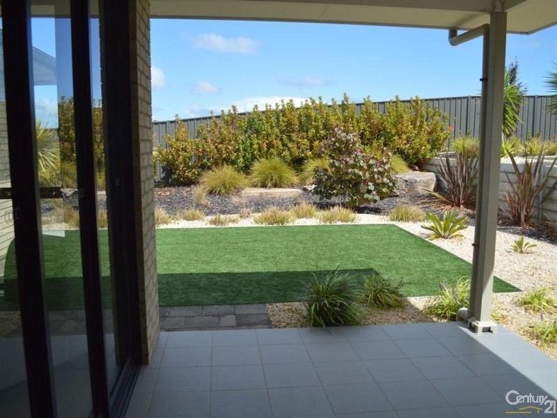 5 Aquamarine Boulevard, Hayborough SA 5211