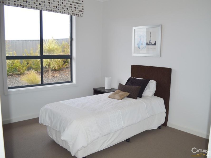 5 Aquamarine Boulevard, Hayborough SA 5211