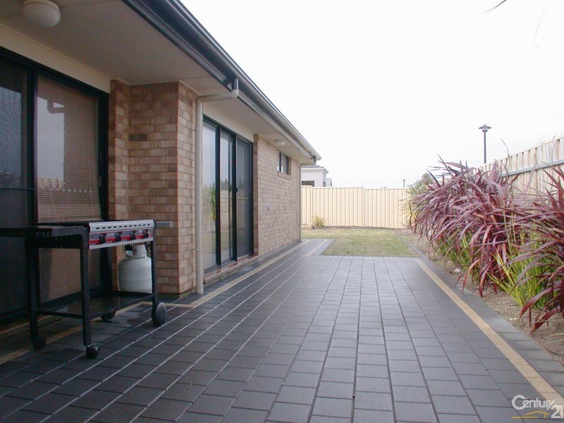 18 Basin Street, Aldinga Beach SA 5173