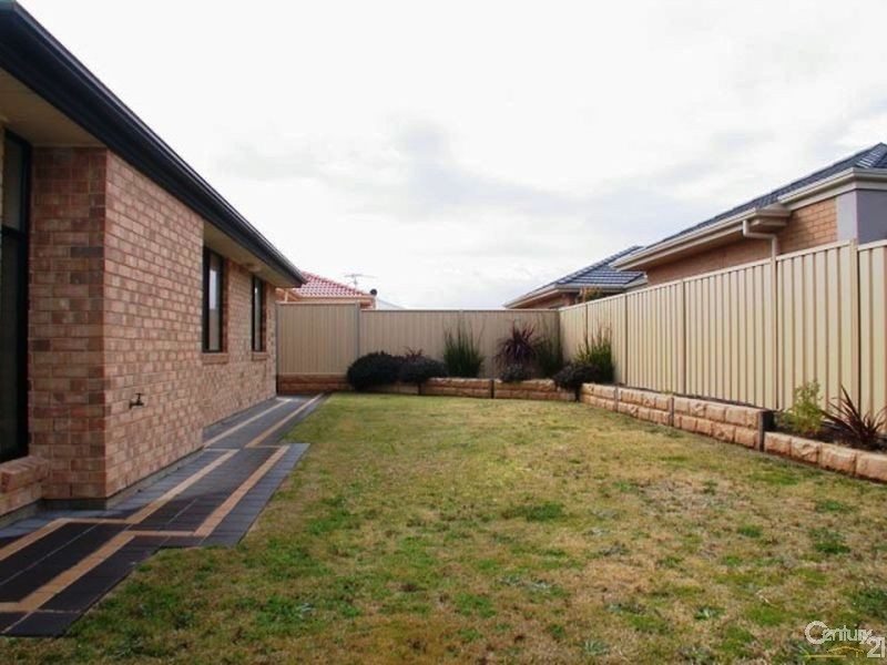 18 Basin Street, Aldinga Beach SA 5173