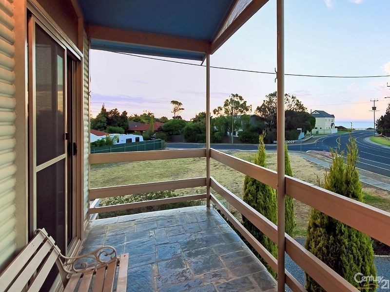 8 Quinliven Road, Aldinga Beach SA 5173