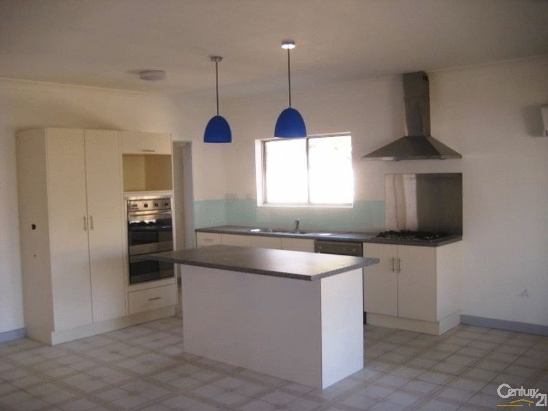 15 Whinnerah Avenue, Aldinga Beach SA 5173