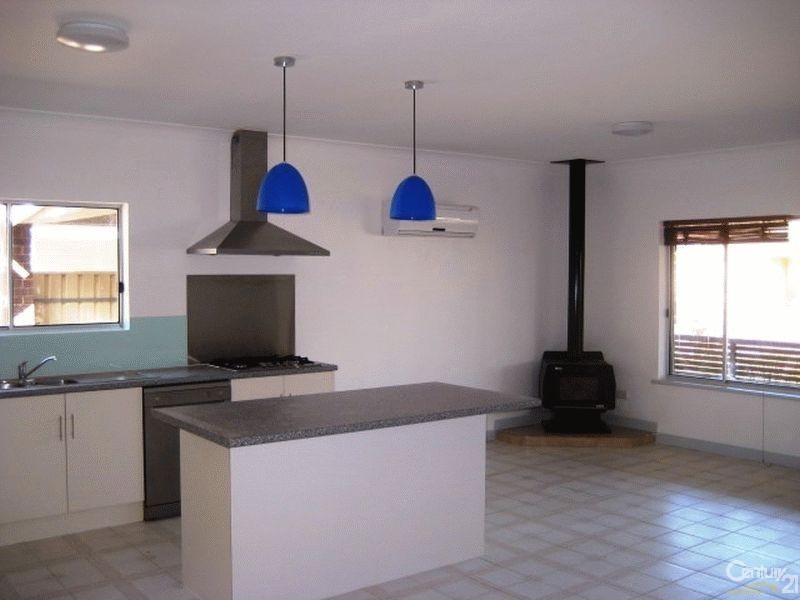 15 Whinnerah Avenue, Aldinga Beach SA 5173