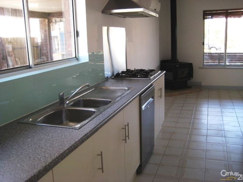 15 Whinnerah Avenue, Aldinga Beach SA 5173