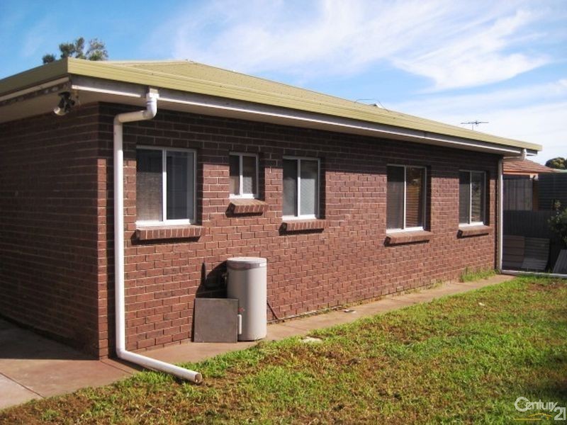 15 Whinnerah Avenue, Aldinga Beach SA 5173