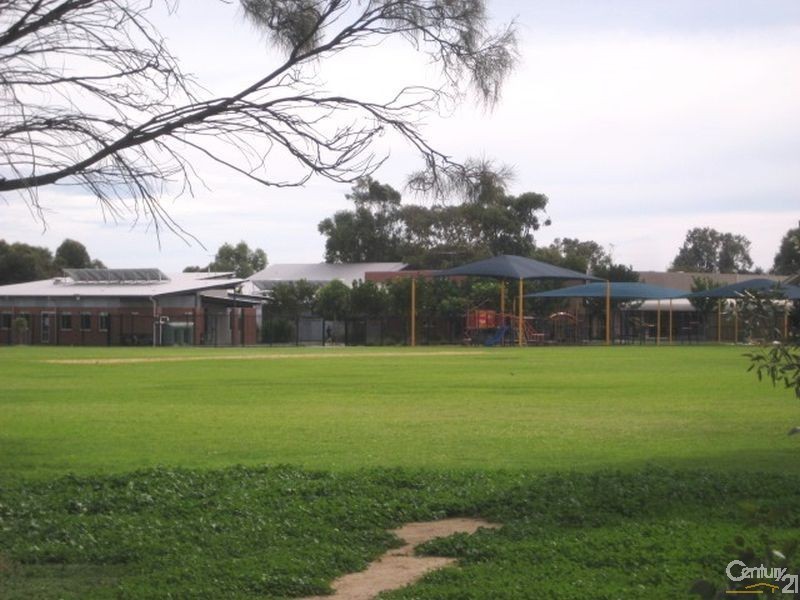 2 Spruce Avenue, Seaford SA 5169